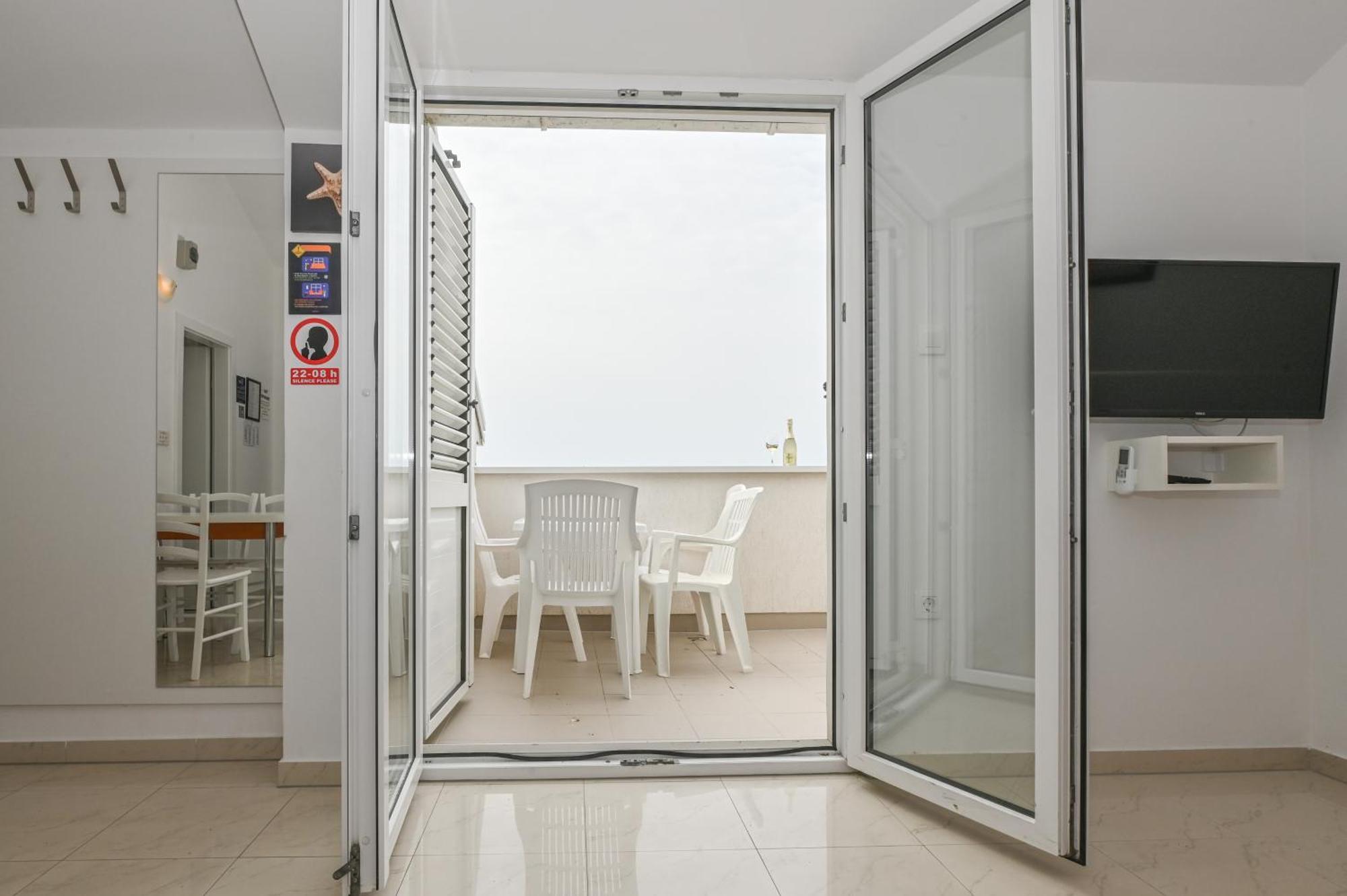 Seagull Pool Apartments & Studios Novalja Exterior foto