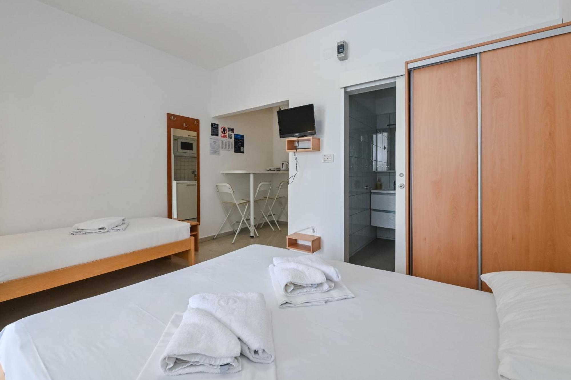 Seagull Pool Apartments & Studios Novalja Zimmer foto